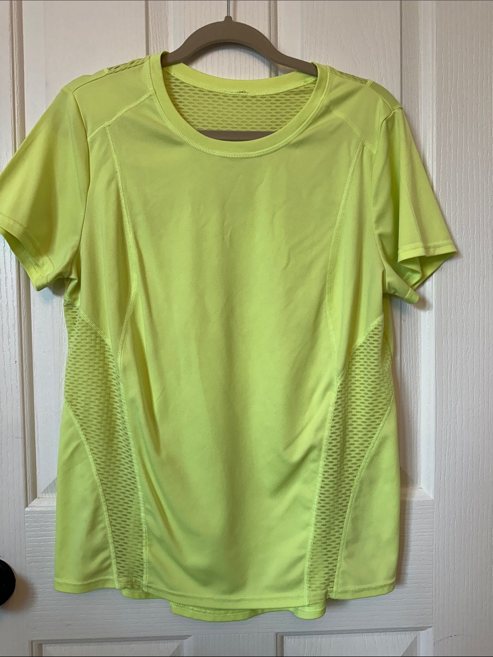 🧡 Danskin Neon Yellow Short Sleeve Athletic Tee 🧡 - Picture 1 of 6